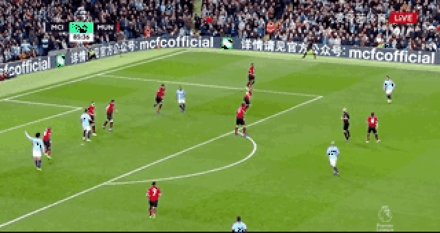 连续20场联赛进球2+，拜仁追平自己保持的德甲历史纪录（拜仁连续20场联赛至少进两球，追平其所保持的德甲历史纪录）