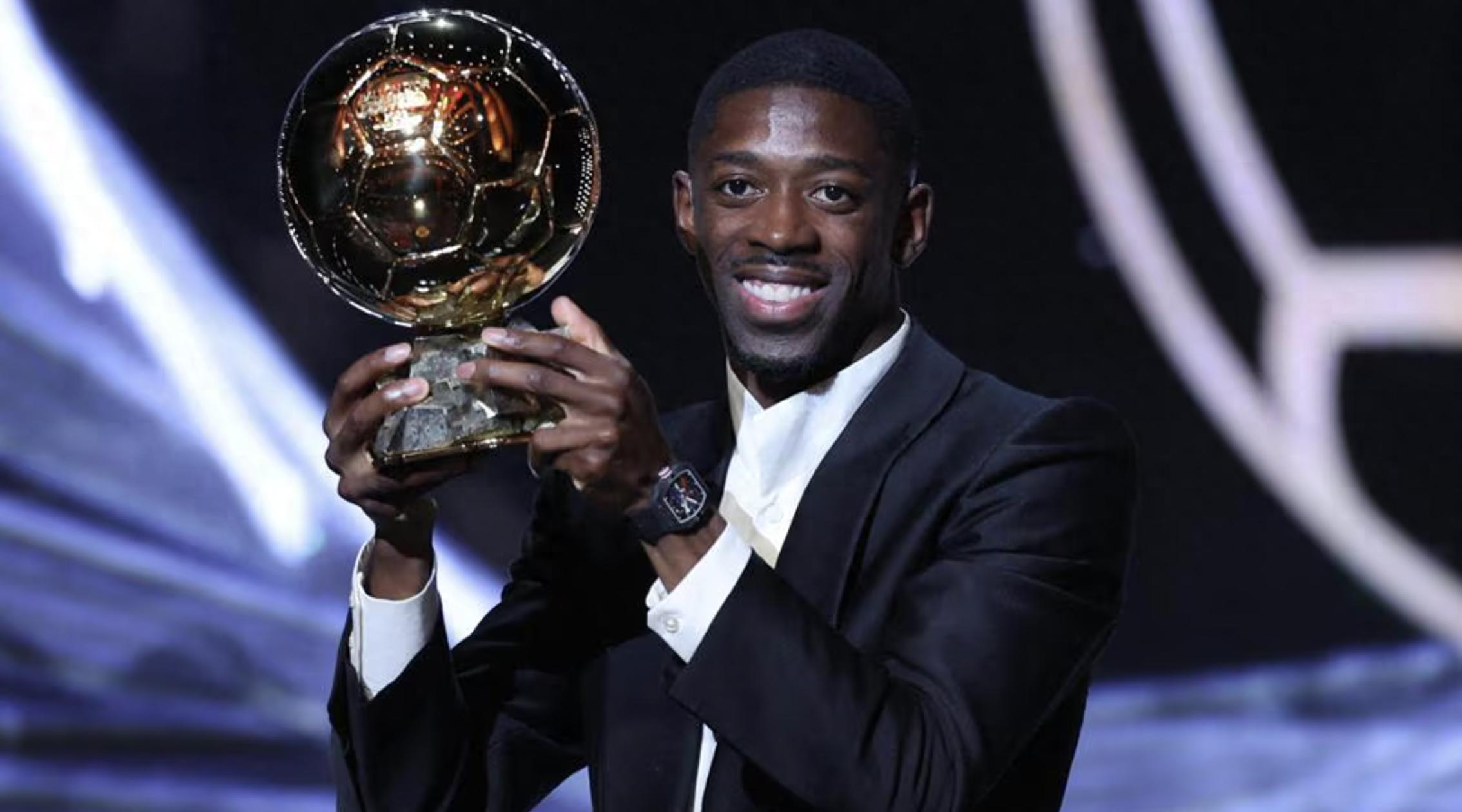 他在闹，他在笑，林加德与拉什福德通道内嬉戏（笑闹不断，林加德和拉什福德在通道内打趣嬉闹）