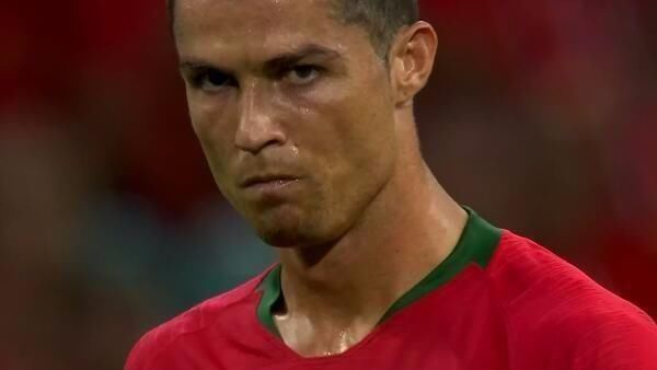 马丁内利：欧冠比赛空间更大，英超有些队喜欢摆大巴所以难踢（马丁内利：欧冠更开放，英超因部分球队摆大巴更难打）