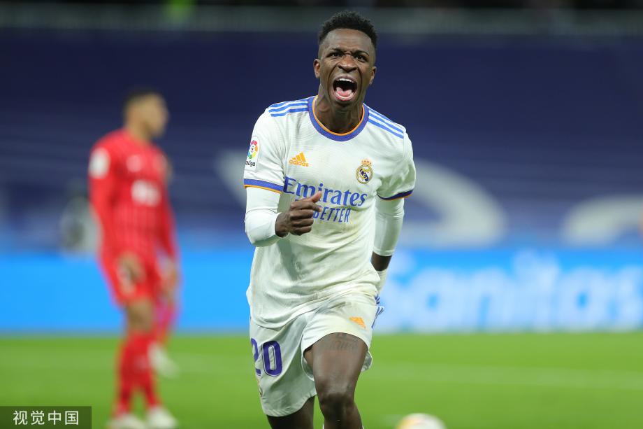 中超历年冠军回顾：深圳健力宝夺元年冠军，海港完成三连冠（回望中超冠军史：元年深圳健力宝称王，海港成就三连霸）