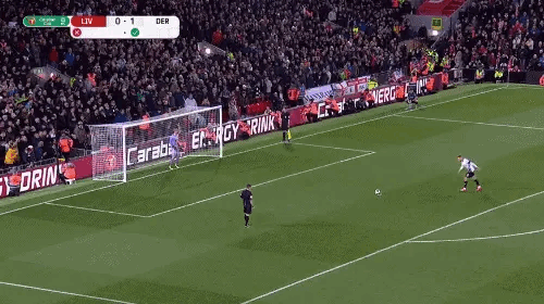 欧文突破防守助攻制胜（欧文突破撕裂防线妙传助队取胜）