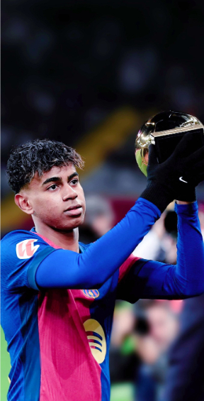 记者：埃切韦里想去罗马而非赫罗纳，他已向身边人重申这一点（记者：埃切韦里更愿加盟罗马而非赫罗纳，已向身边人再次表态）