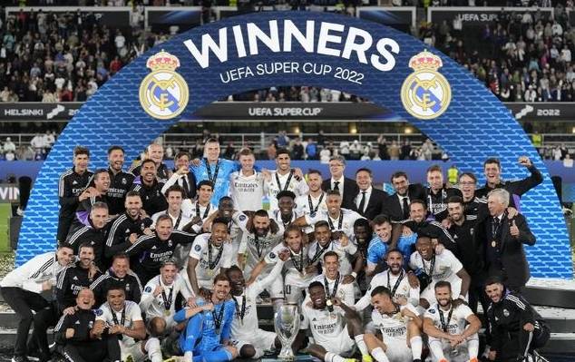 与4结缘，多特5轮欧冠联赛有4轮打入4球，剩下1轮被曼城进4球（多特欧冠五战尽染“4”色：四场各入4球，唯一一场被曼城灌4球）