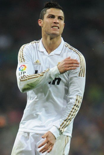 崔永熙：杨瀚森把女友带身边确实压力很大 希望他用实力打破质疑（崔永熙谈杨瀚森带女友在侧：压力不小，盼他用实力回应质疑）